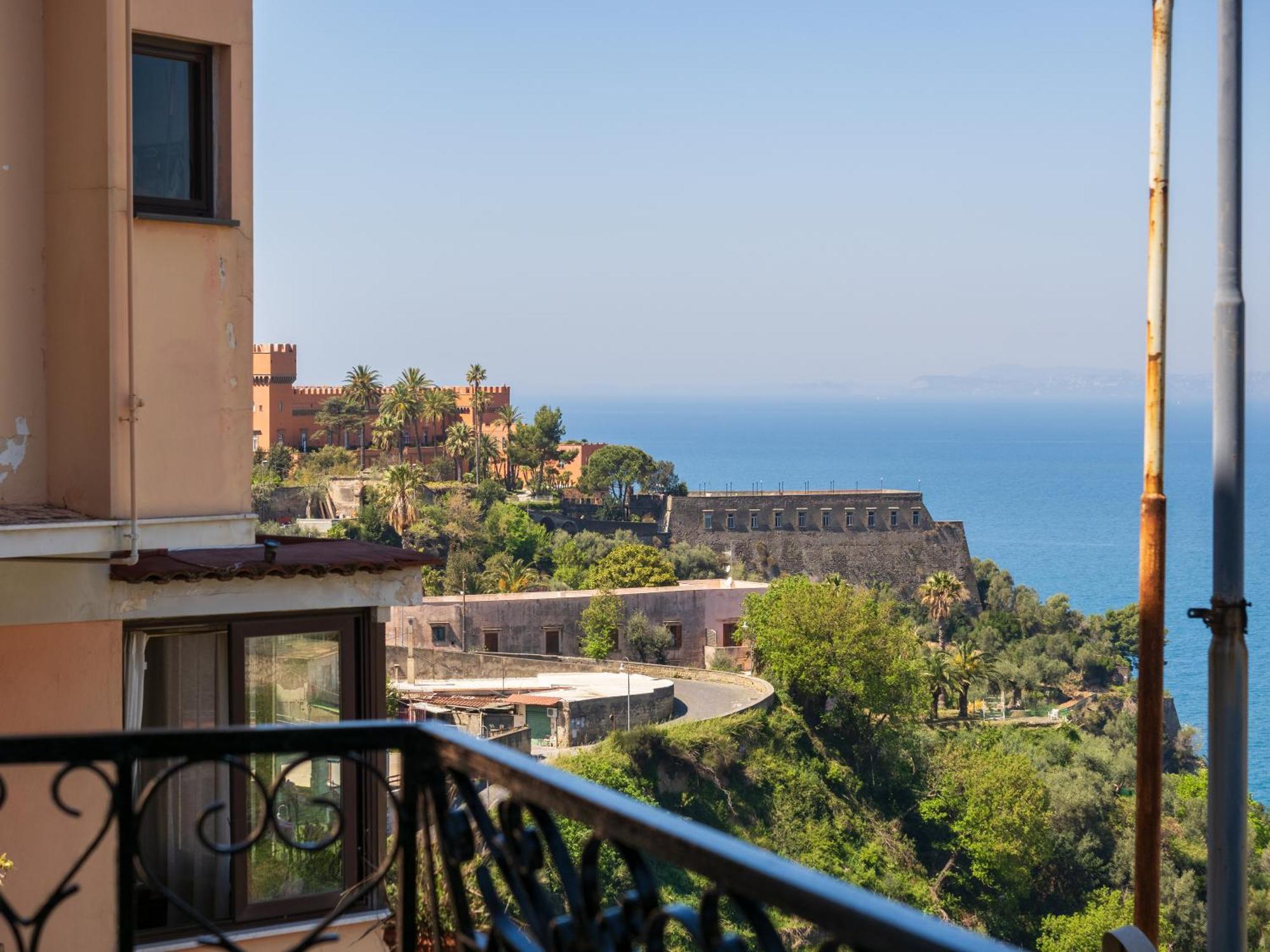 شقة La Casa Del Golfo فيكو إيكوينس المظهر الخارجي الصورة
