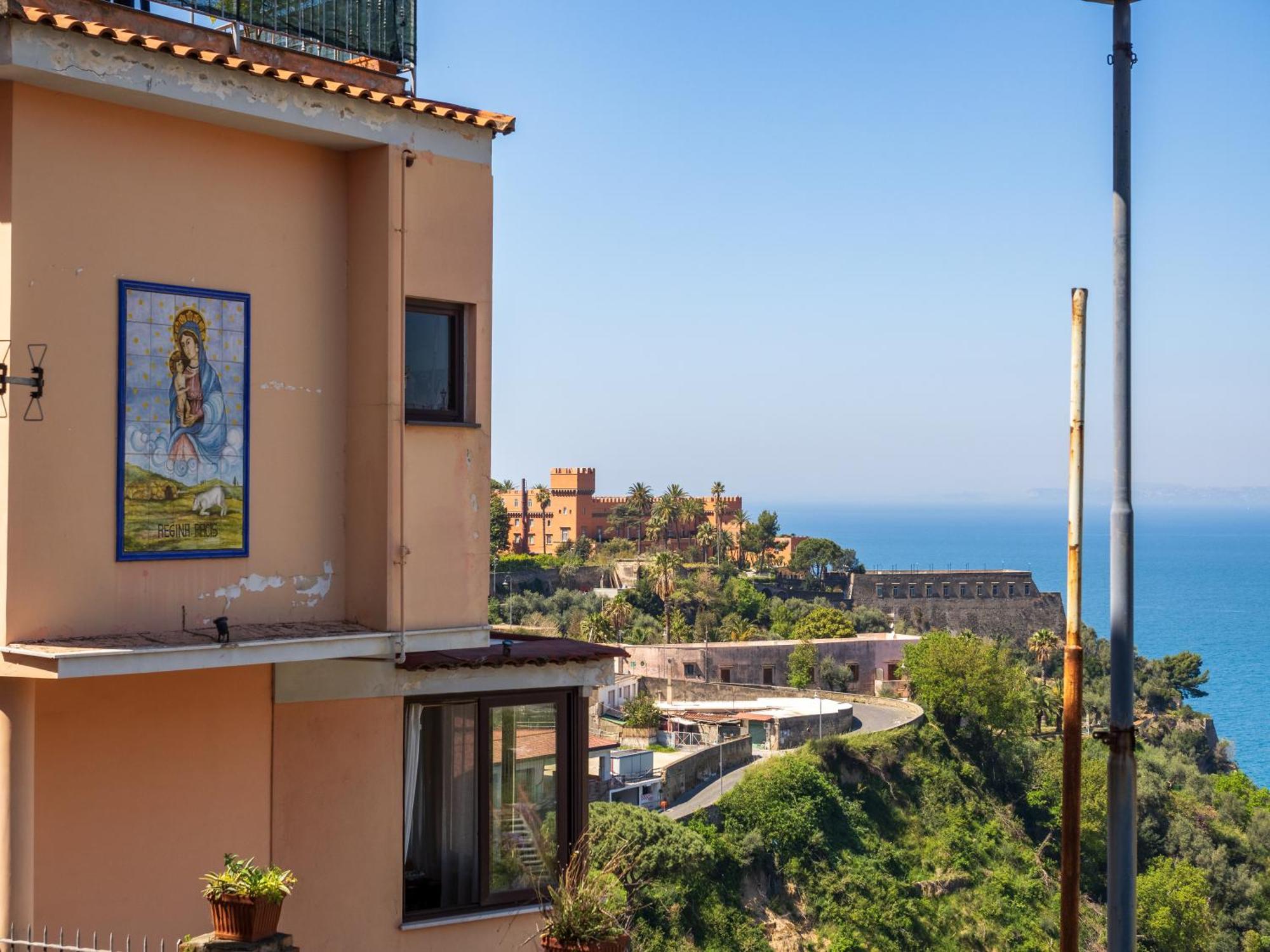 شقة La Casa Del Golfo فيكو إيكوينس المظهر الخارجي الصورة