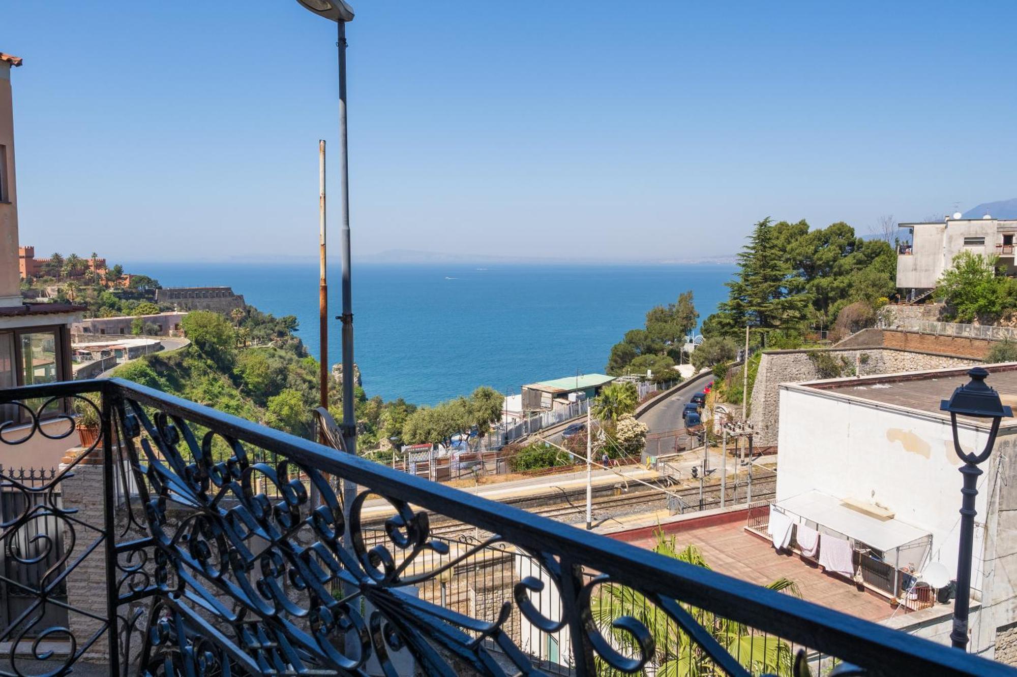 شقة La Casa Del Golfo فيكو إيكوينس المظهر الخارجي الصورة